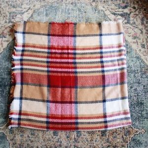 Oversized Scarf in Plaid